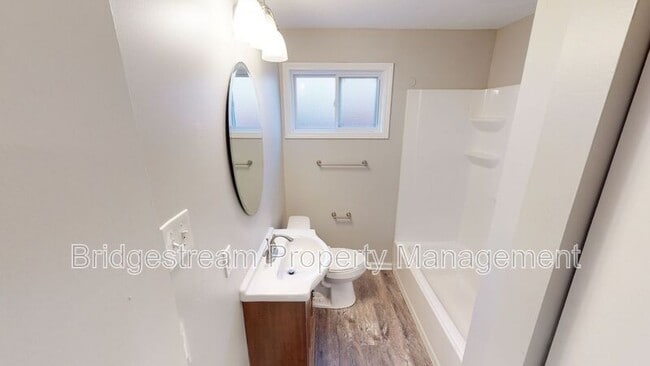 Building Photo - 217 Whispering Dr