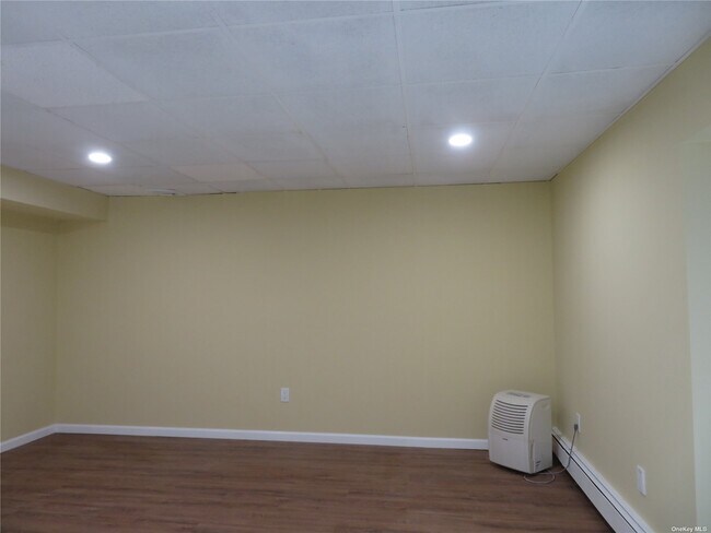 Building Photo - 33 Pine Cone Ln