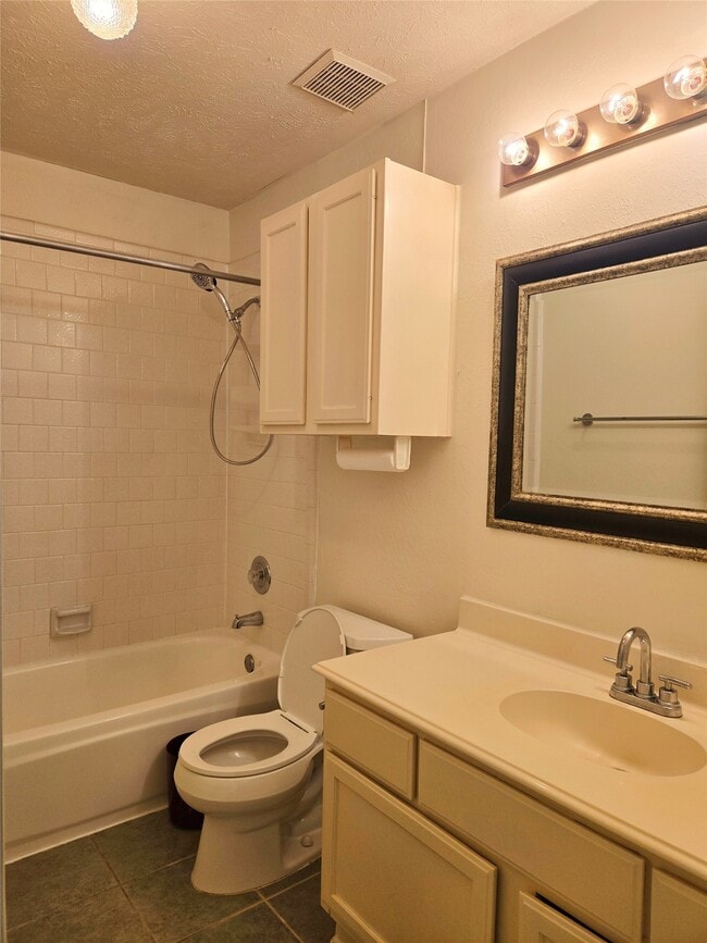 Building Photo - 4515 Oak Valley Dr