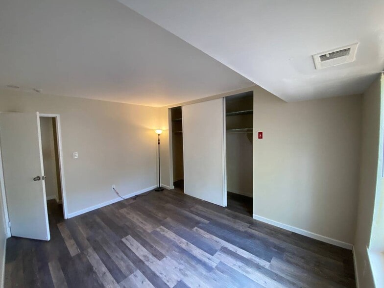 Building Photo - 50 Gibbs Rd