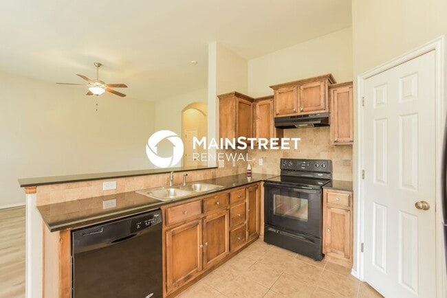 Building Photo - 3 Bedroom Pet-Friendly Home in NORMAN, OK with Main Street Renewal