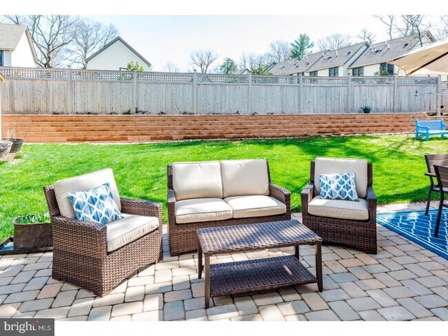 Building Photo - 116 Leigh Ave