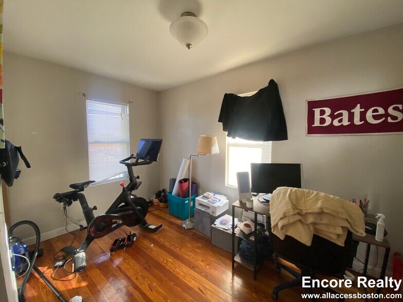 Building Photo - 15 Litchfield St