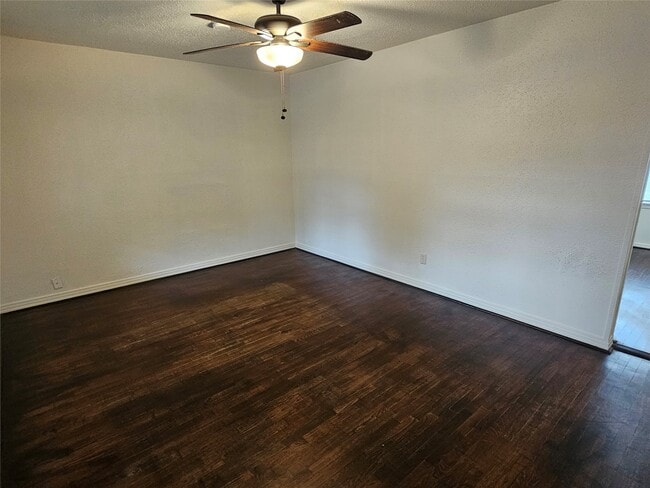 Building Photo - 113 E Forrest Ln