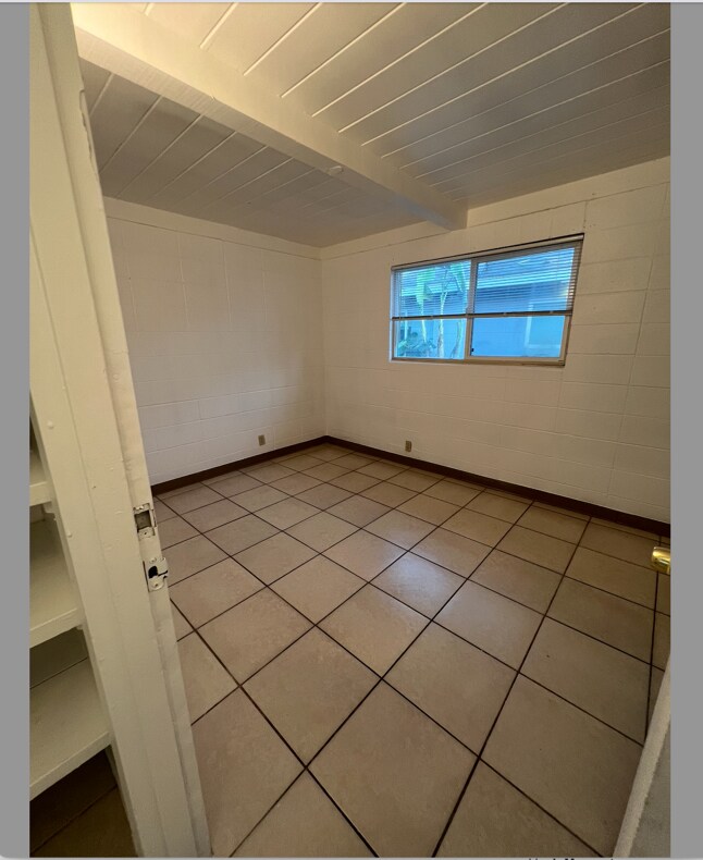 Building Photo - 929 S Thorne Ave