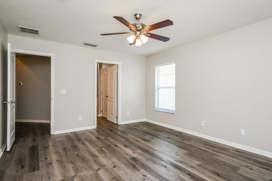 Building Photo - 3606 Doe Run Dr