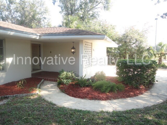 Building Photo - 2351 Woodcrest Dr