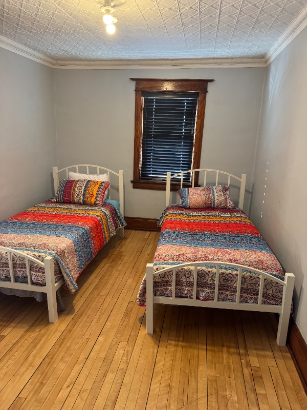 Building Photo - 619 1st St