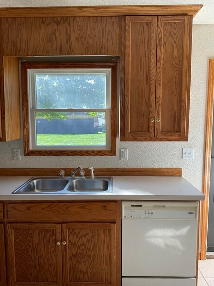Dish Washer - 305 Church St