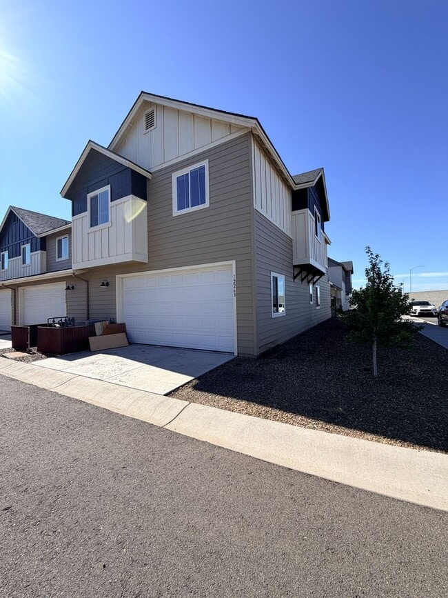 Building Photo - 12263 Solid Rock Dr