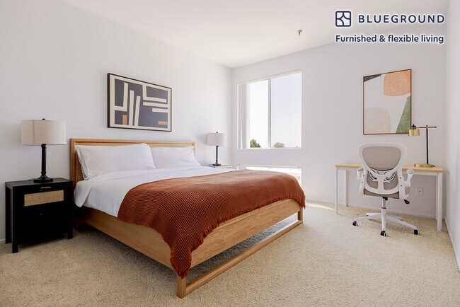 Building Photo - 1443 N Fuller Ave