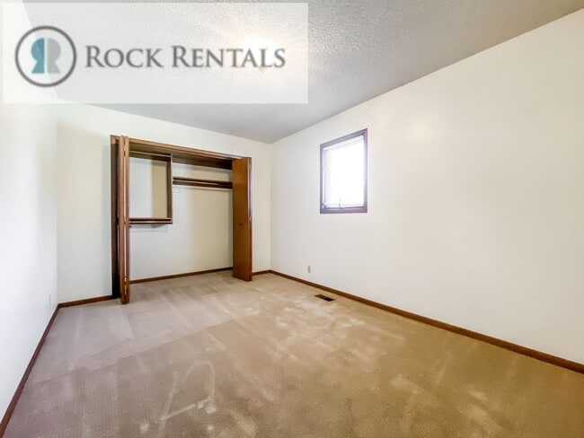 Building Photo - 506 W 36th Ave