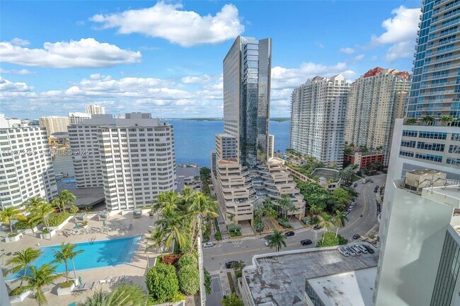 Building Photo - 951 Brickell Ave