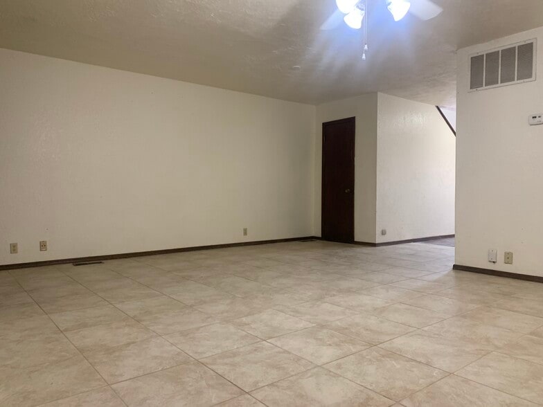 Building Photo - 2111 NW 117th St