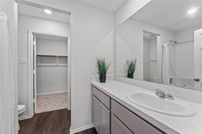 Building Photo - 14515 Broadbury Pond Rd