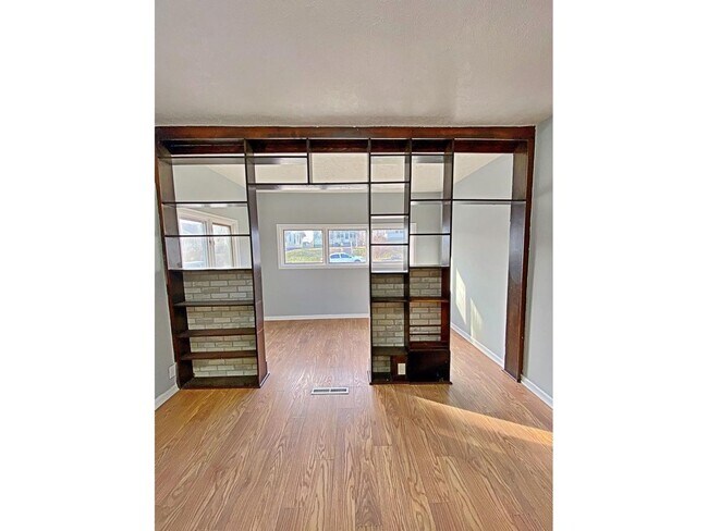 Building Photo - 4707 N 40th Ave