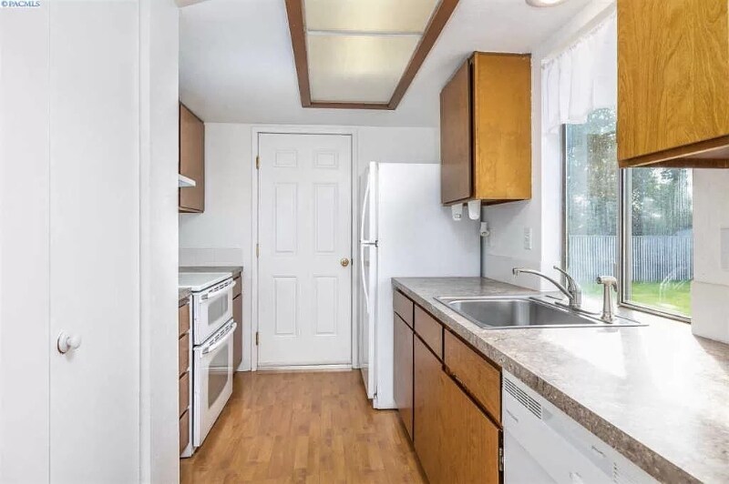 Building Photo - 3720 W Leola St