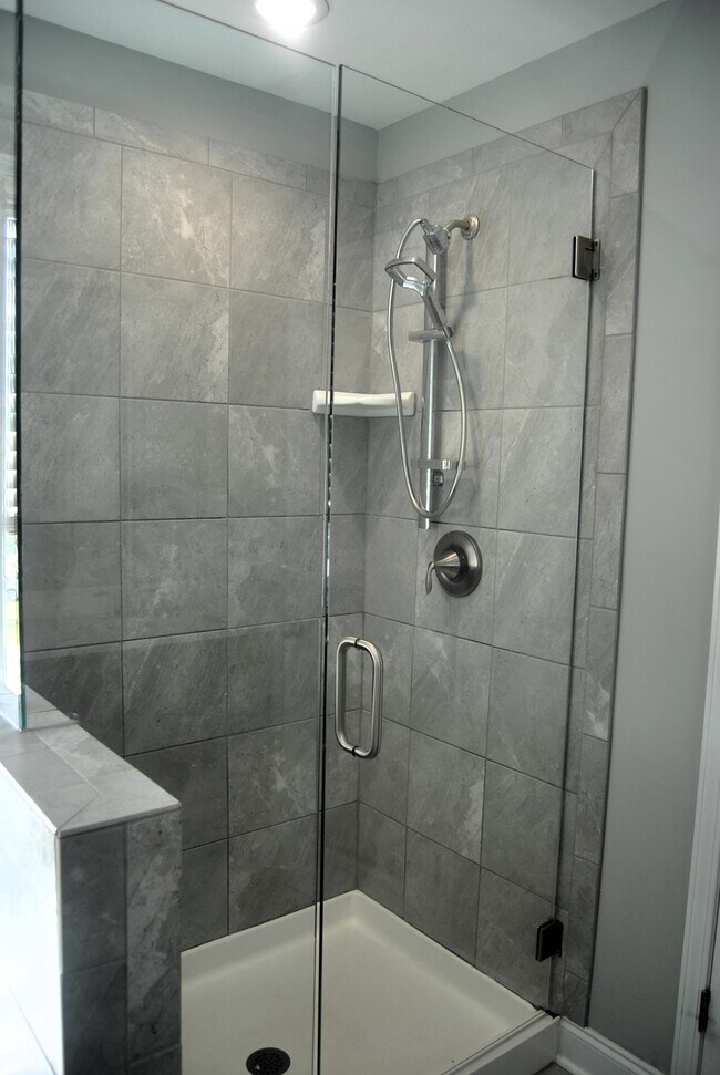 Building Photo - 5797 Highland Grove Dr