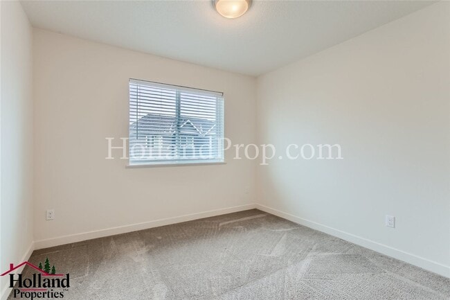 Building Photo - Beautiful 4-Bedroom Home with A/C, Private Yard & Easy Transit Access