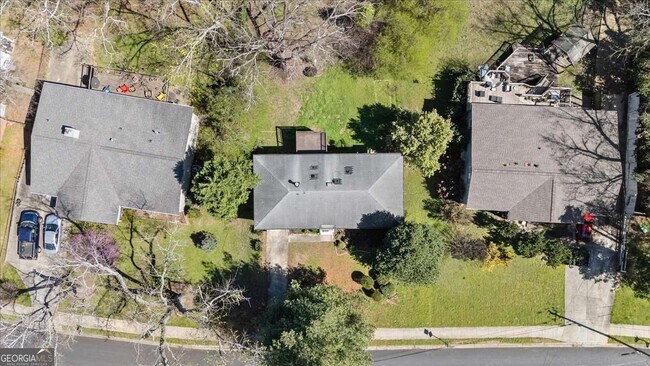 Building Photo - 2815 Carolyn Dr