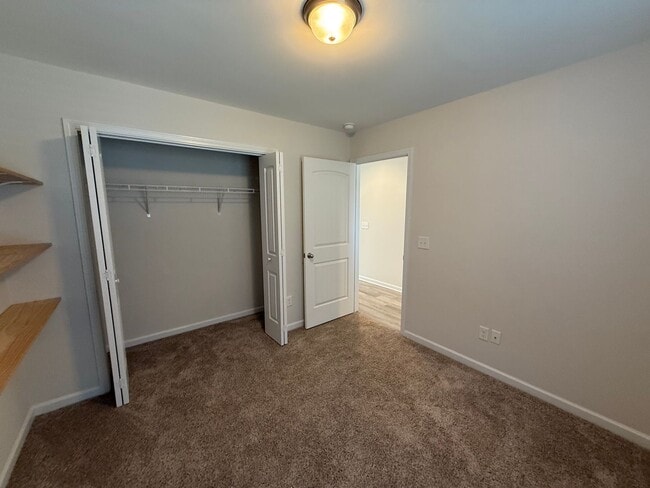 Building Photo - 960 Madrid Ct