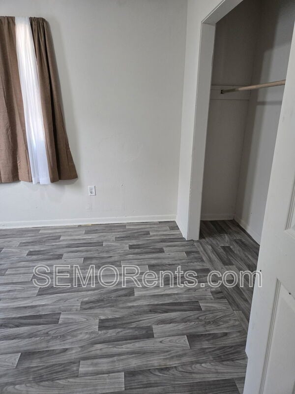 Building Photo - 501 S Cypress St