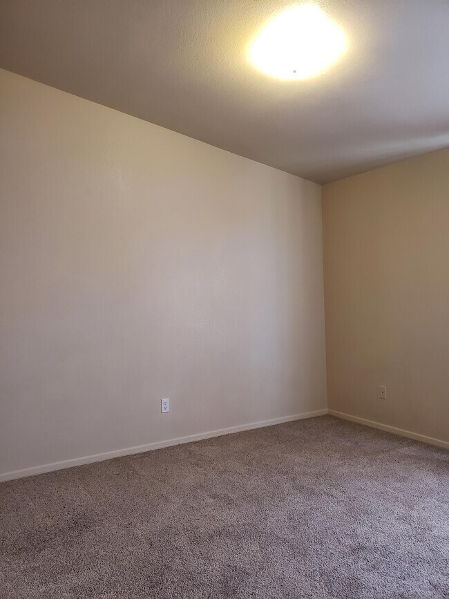 Building Photo - 3854 Van Ess Ct