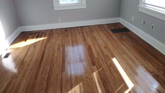 Building Photo - 2725 Carson Ave