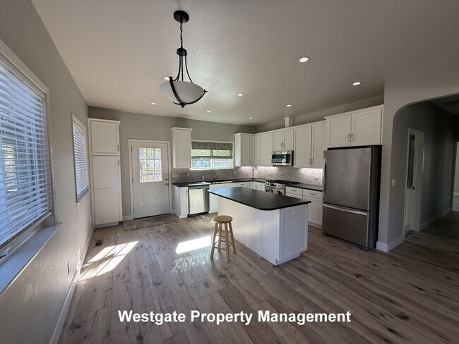 Building Photo - 2249 Bodega Ave