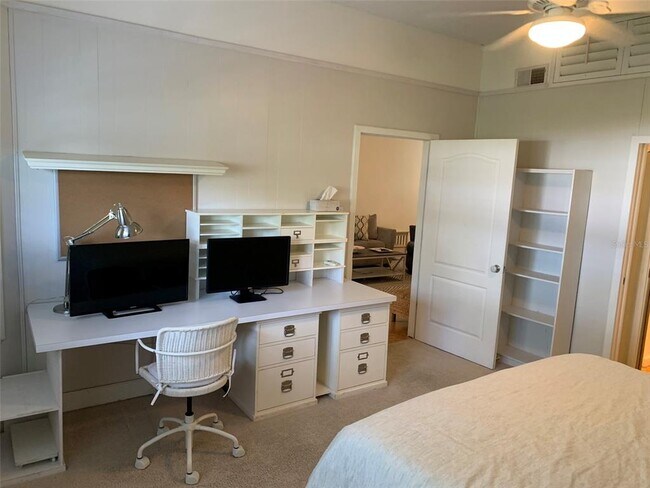 Building Photo - 3605 54th Dr W