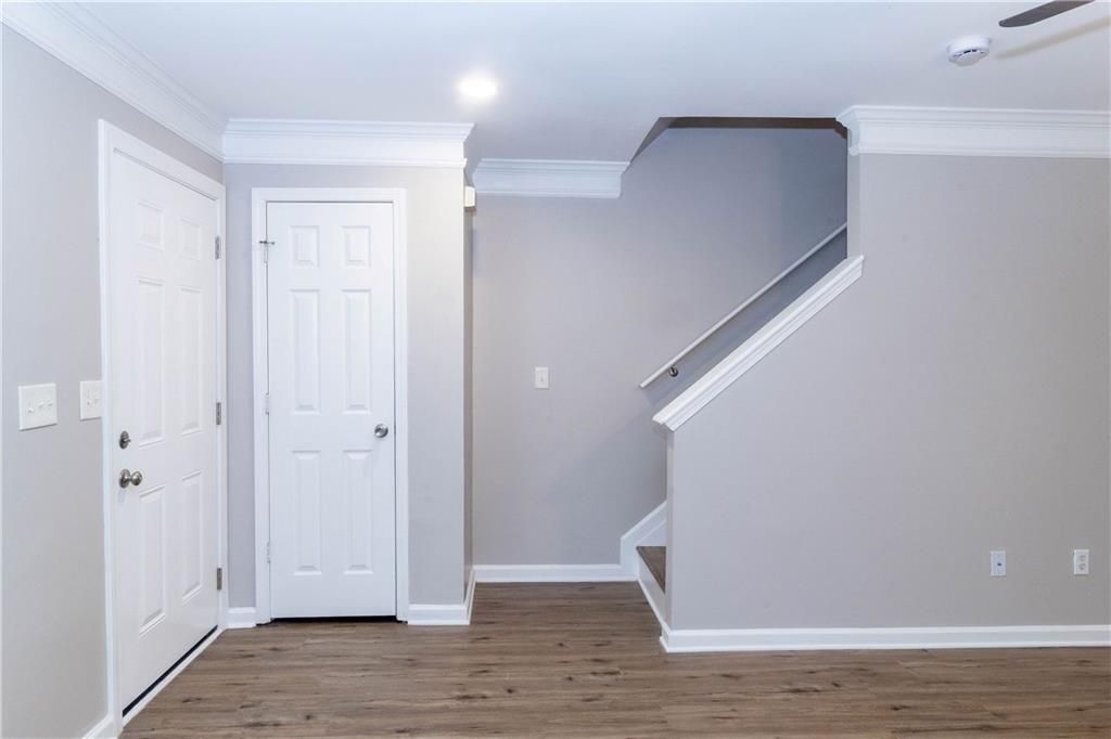 Building Photo - 745 Crestwell Cir