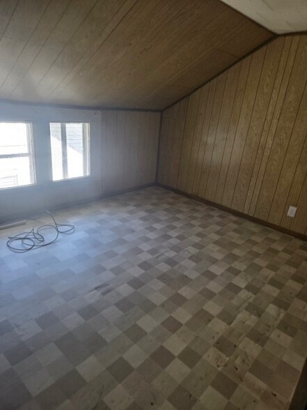 Building Photo - 1615 Cherry St