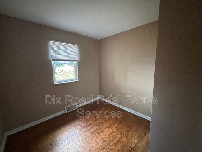 Building Photo - 4420 Roosevelt Blvd