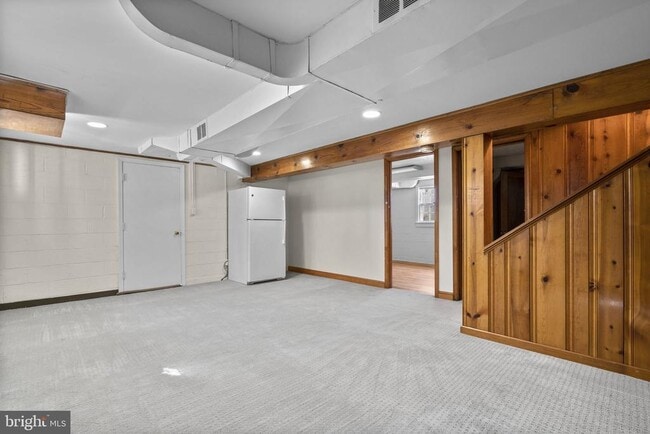 Building Photo - 5617 Knollwood Rd