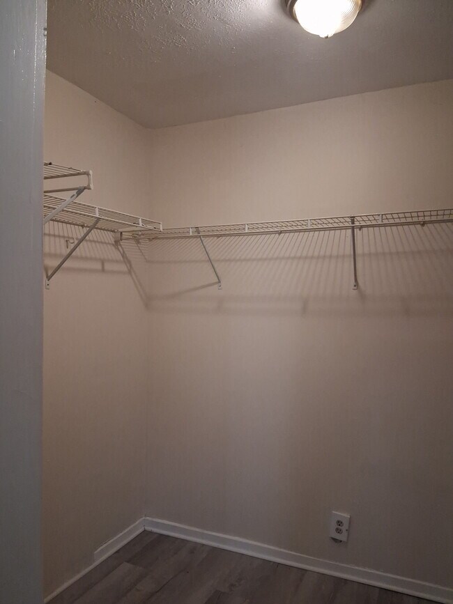 Building Photo - 1712 W 23rd St