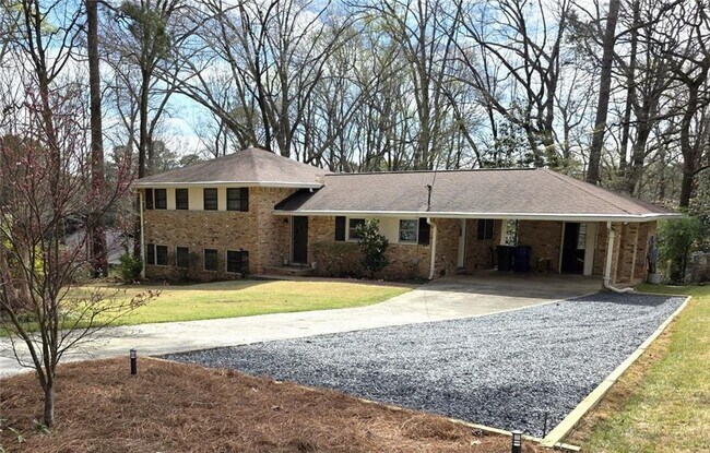 Building Photo - 2457 Sunset Dr NE