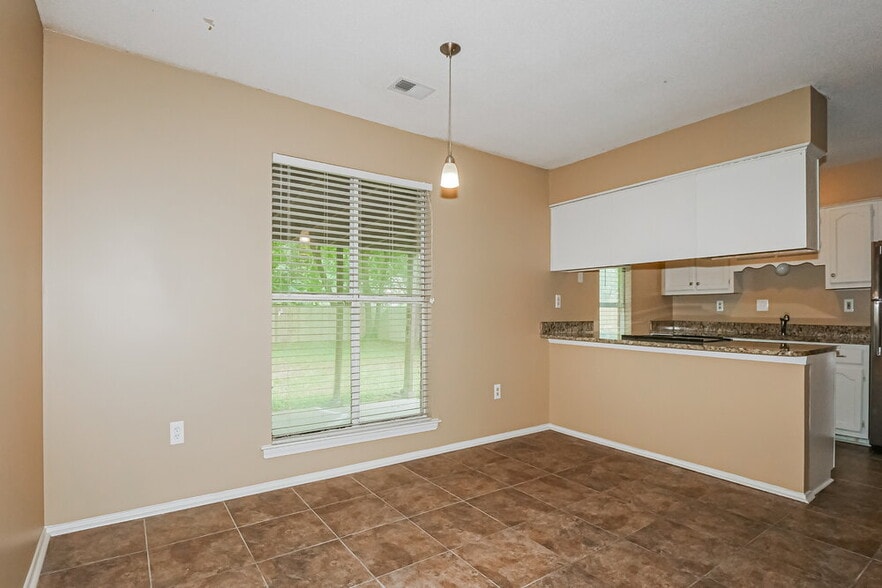 Building Photo - 6635 Dunbarton Dr