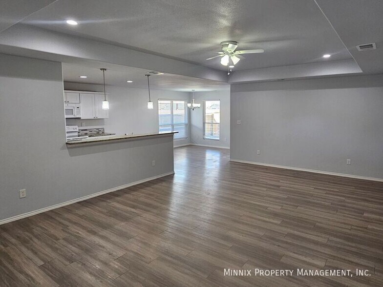 Building Photo - 1637 Wrigley Dr