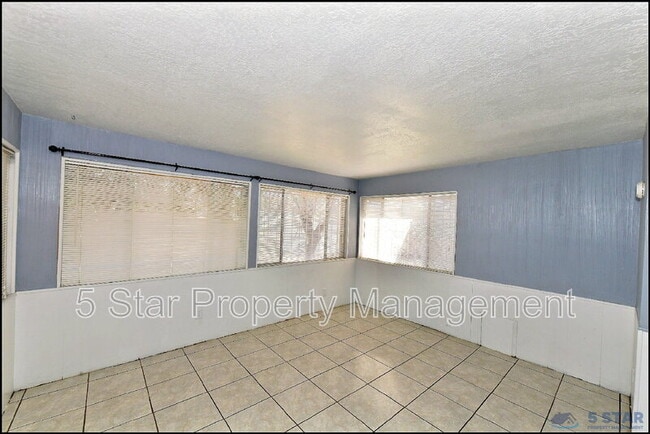 Building Photo - 5613 Creston Ave