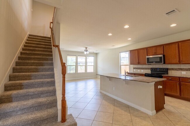 Building Photo - Gorgeous 3 bed / 2.5 bath just North of The Domain!