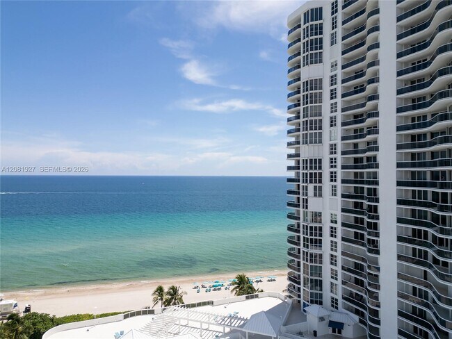 Building Photo - 16711 Collins Ave