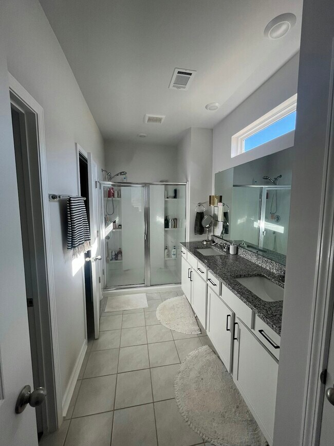 Building Photo - 2370 Quinn Dr