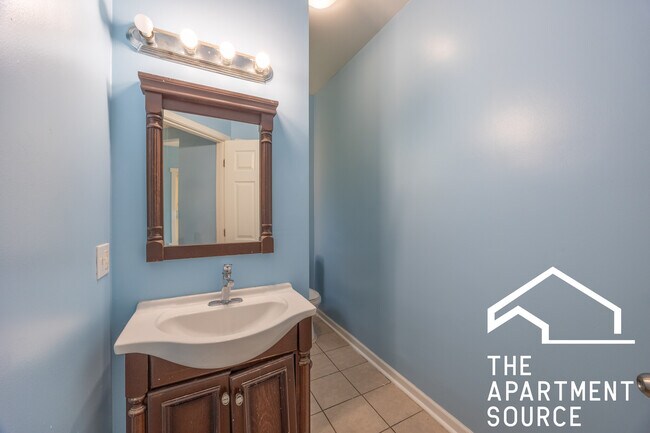 Building Photo - 4058 W Congress Pkwy