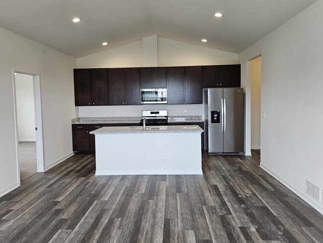 Building Photo - 5 Apollo Ct