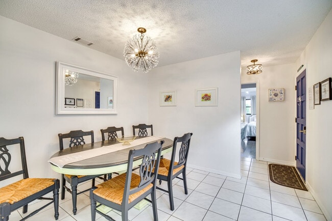 Building Photo - 301 Markley Ct