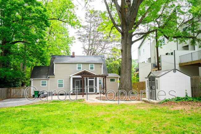 Building Photo - 3338 Eastway Dr