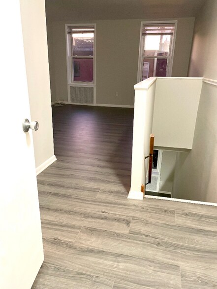 Building Photo - 1809 S 13th St