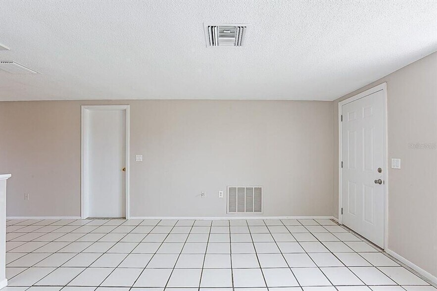 Building Photo - 9110 St Clair Ln