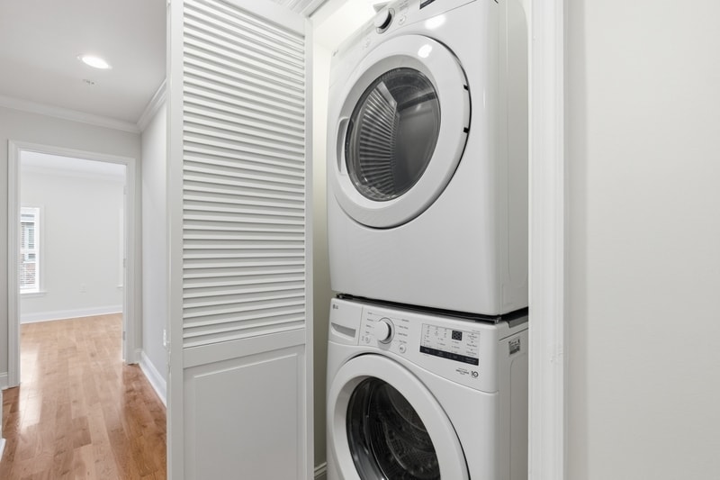 Building Photo - 2210 Cambridge St