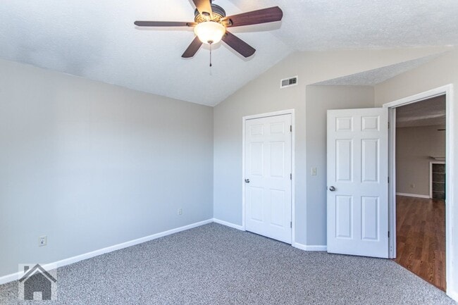 Building Photo - 105 Shara Dr